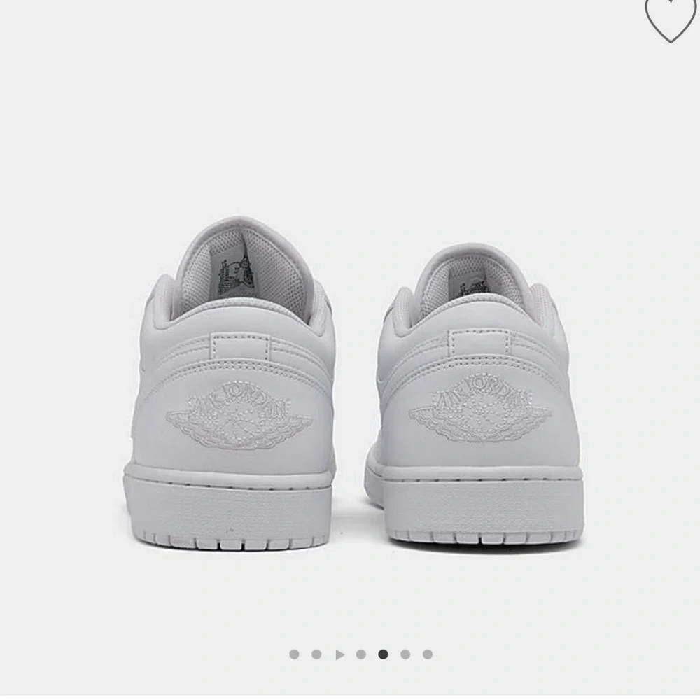 Sz 8 Air Jordan 1 Low in 